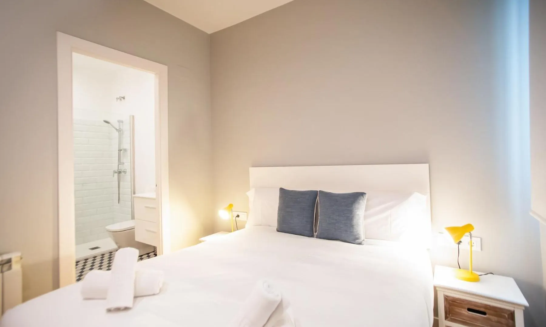 44Mal1084- Bright 2Br Apartment Barcelona