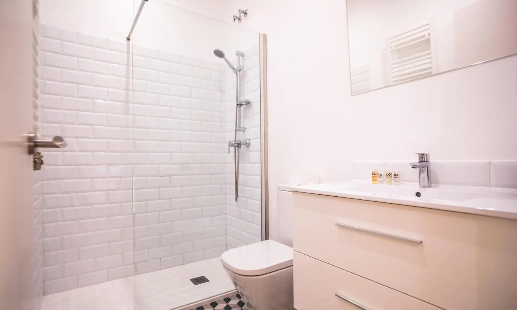 44Mal1084- Bright 2Br Apartment Barcelona