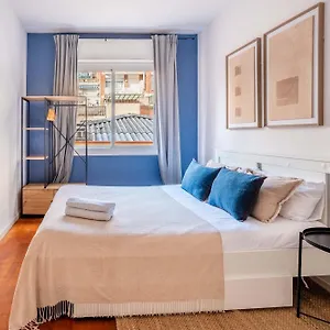 Apartment Next To Sagrada Familia 4-bedroom, Barcelona